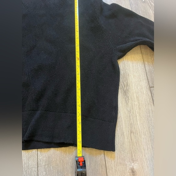 Banana Republic Black Knot Mock neck sweater Medium - Picture 6 of 6